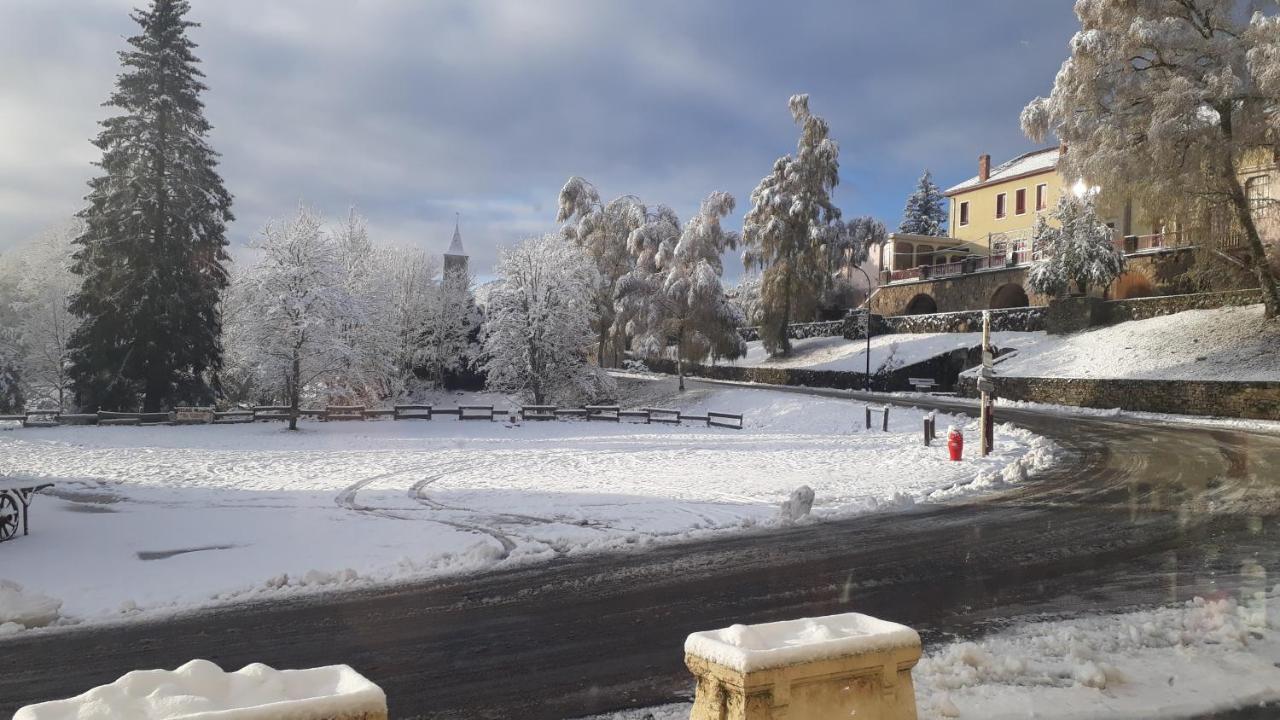 Hotel Gites Des Touristes Vollore-Montagne Esterno foto